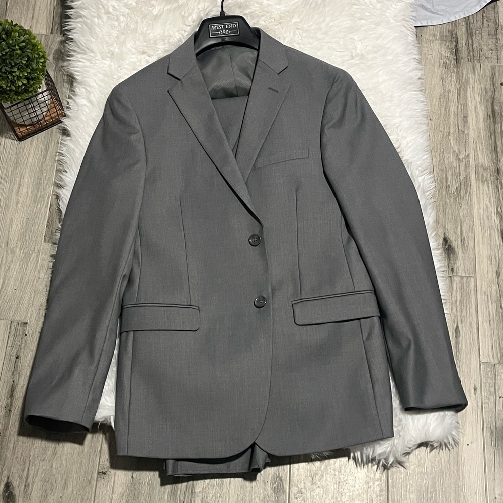 Elegant Gray Men's Suit